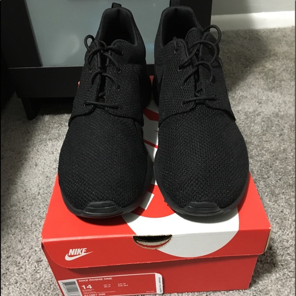 nike roshe size 14